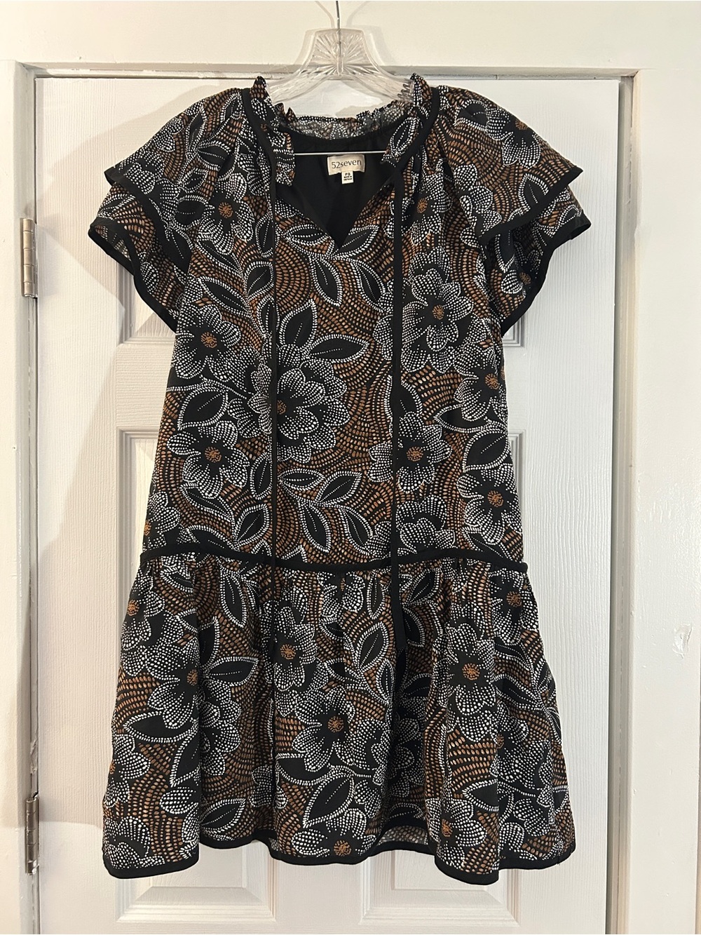 Vintage-Inspired Floral Tie-Neck Midi Dress
